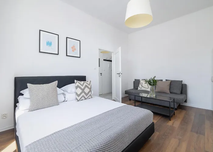 2-Bedroom Apartment - Długa 65
